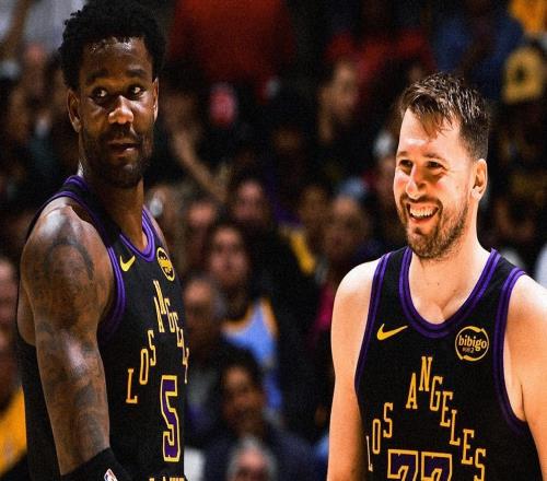 差1个篮板创纪录，下场不打了！詹姆斯30+准三双，湖人半场81分！