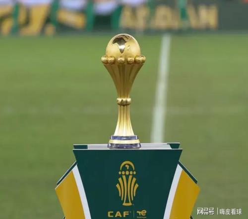 两大热门会师决赛，萨拉赫5负老队友，曼联后卫再成英雄