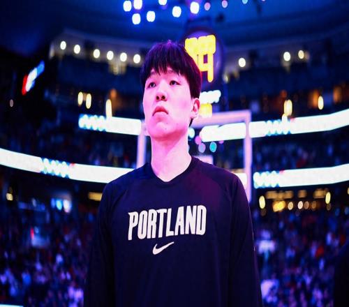 12胜10负！杨瀚森成福将了，斯帅赛后非常满意，他还承认一个事实