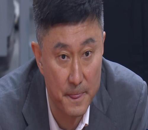 广东半场崩盘狂输上海26分！徐杰胡明轩16中2，杜锋一脸茫然