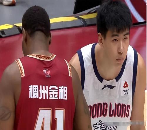 再次单场送出6血帽！完爆浙江顶级内线，球迷：他可以替换周琦了