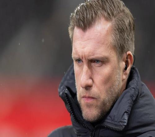 克勒舍：我们丢球太容易了，斯图加特每次长传球都能造成威胁