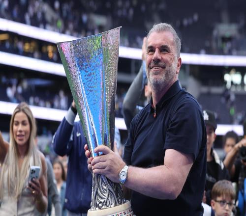 热刺前助教盛赞澳波：他演讲很有感染力，我特地买了个本记他的话