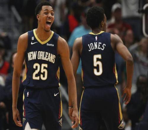 勇士交易目标！场均32+6+4！要价3个首轮签