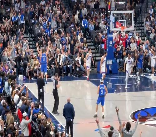 双手举天庆祝！克莱三分升历史第四还创5新高23分钟26分效率爆表