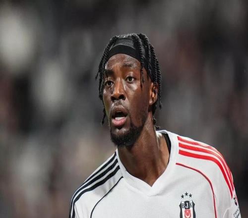 记者：维拉对签下亚伯拉罕持乐观态度，准备给他一份长期合同