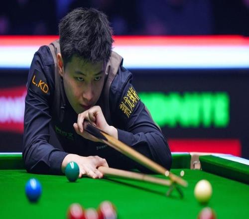 体坛联播米兰3比1科莫19轮不败，库明加提出申请交易