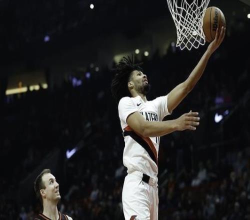 夏普24+9奥孔古26+9开拓者主场轻取老鹰