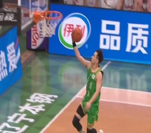 仍然一流，赵继伟赛季首秀砍全场最高24分+3板7助，正负值+17