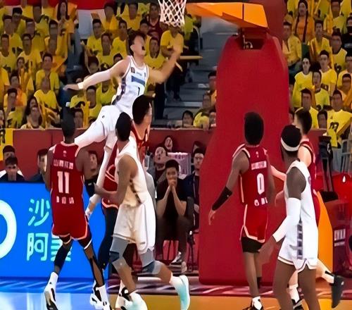 问心无愧！刘传兴否认故意重伤曾凡博，北京首钢力争击败山西复仇