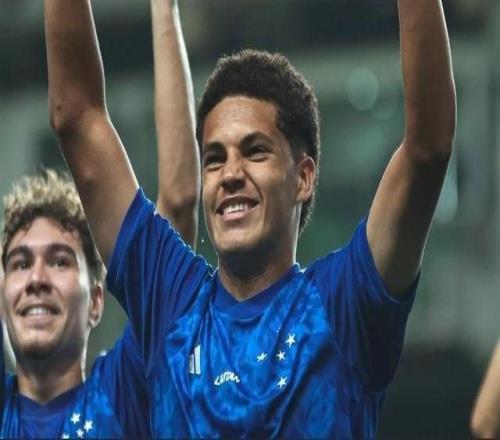 德天空：多特约1000万欧报价17岁巴西后卫普拉特斯，但被拒绝