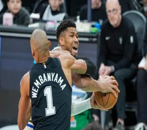 最多落伍39分！字母哥21+5难掩失踪，文班亚马22+10三节打卡