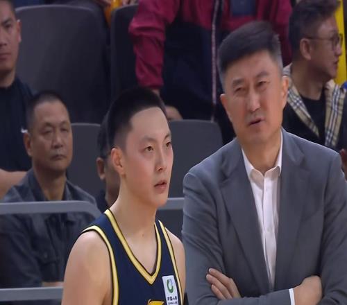 狂输上海后！广东队升级阵容，萨林杰or奎因2选1，朱芳雨还要签人