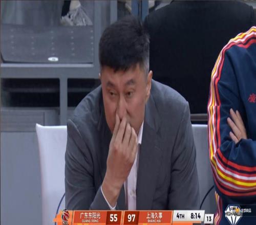 广东狂输40分揪出祸首！准备不足，信迷一人坑全队，杜锋难辞其咎