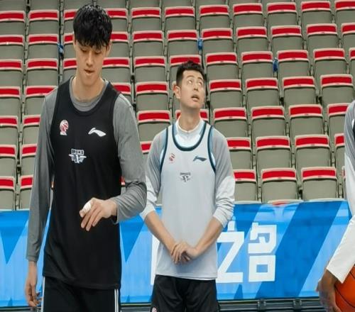 备战山西困难重重！赵睿+2内缺席，斯佩尔曼伤重，曾凡博也有手伤
