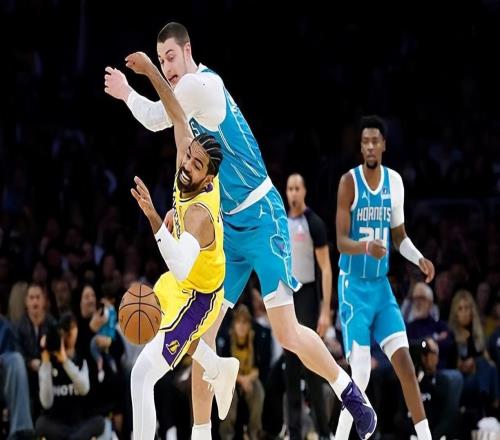 打了半天最高数据是犯规，湖人替补后场连底薪球员的水平都达不到