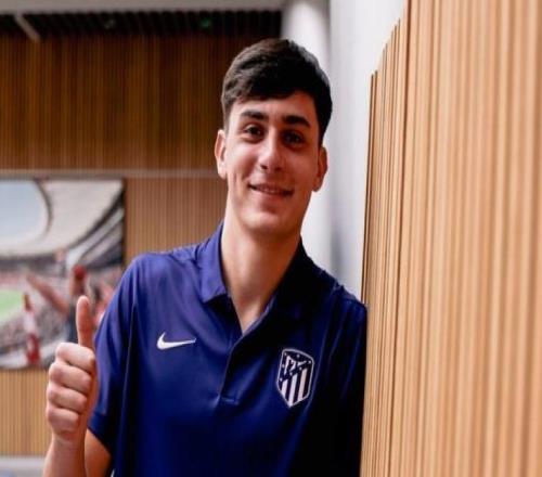 世体：巴萨重新关注马竞青训后卫斯皮纳，也在关注亚基罗维奇