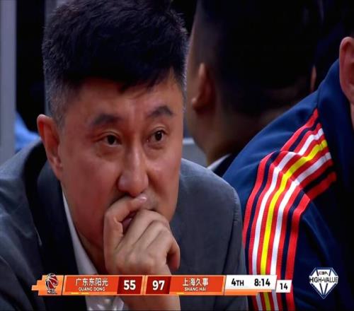 广东队为何40分惨败媒体人说出原因，这2人真的难堪大用