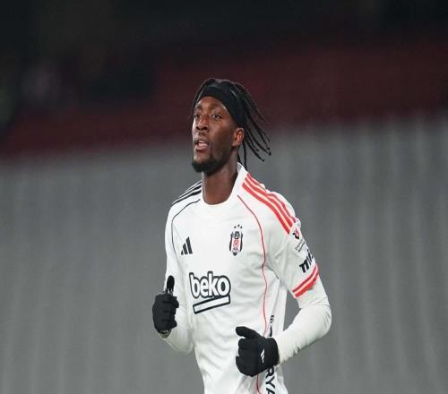 重返英超，英媒：维拉靠近签下罗马中锋亚伯拉罕