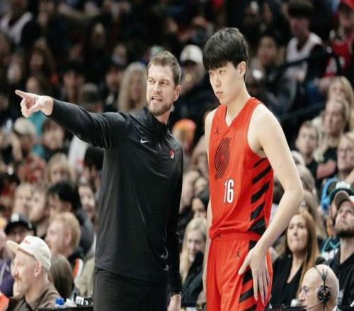 杨翰森22分7篮板2盖帽，林葳连续三场得分上双，男篮复兴有望