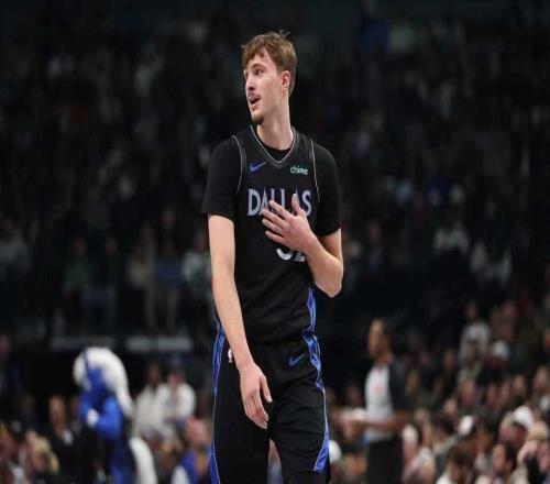 超马刺升第二！穆雷33分掘金险胜独行侠弗拉格伤退神迹比肩乔丹