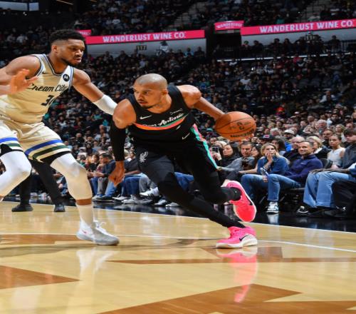 39分惨案！雄鹿3连败，文班膝盖遭重撞，波特9中0，字母哥要走了