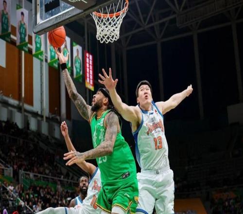 赵继伟回归首秀独砍24分辽宁本钢主场82：75击败新疆伊力特