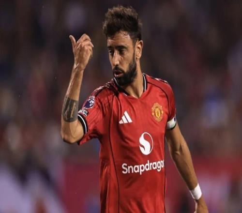 记者：曼联正考虑在本月签下一名左边锋