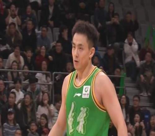 痛快！赵继伟复出砍24+3+7，率四冠王力克强敌，杨鸣第一时间猛夸