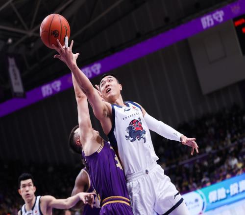 山东男篮客战江苏，冲击9连胜难度不大，高诗岩将挑起防守重担