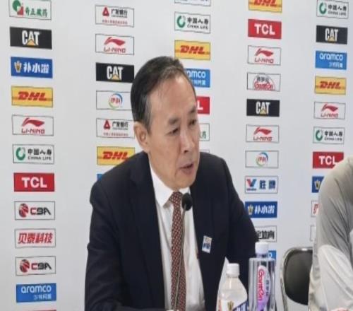 许利民：比赛输了但大家的拼劲值得表扬，我们一定会渡过难关