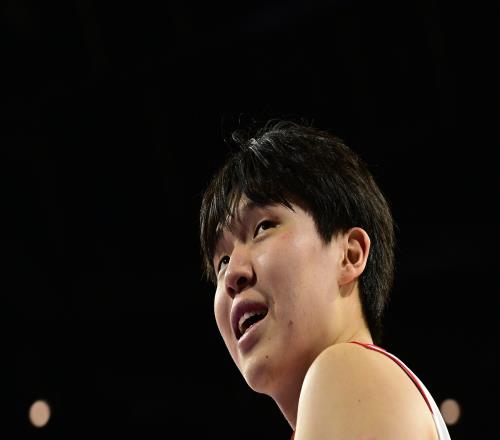 杨瀚森的半场秀收获双十并送出助攻和盖帽正负值高达17_NBA直播