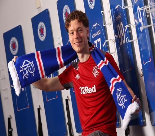 官方：沃尔夫斯堡边锋奥尔森租借加盟流浪者，含选择买断条款