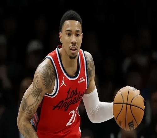 泰伦卢终于开窍！发布会爆赞年轻球员攻守，后续多用用扩大轮换！