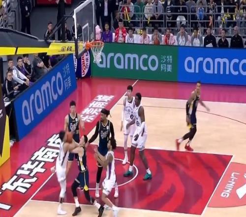 广东激战北控！胡明轩爆发杜润旺稳健输出奎因低效