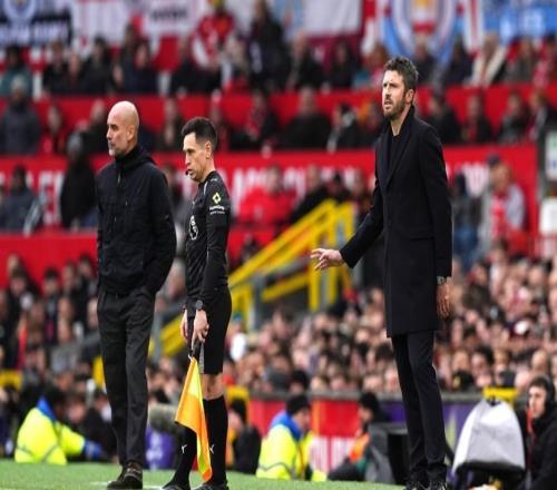 曼联郁闷半场！马奎尔头球中柱，两球被吹，B费滑跪“作废”