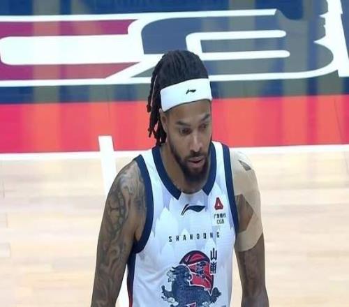 大爆冷，山东男篮送垫底队两连胜高诗岩拼到5犯难挡庞峥麟26+13