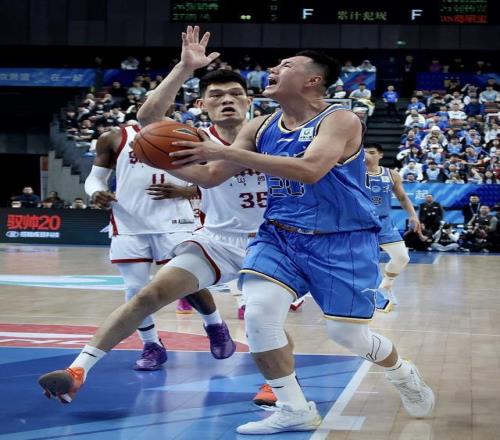 京媒：外援状态爆棚关键时刻却不给上，最后只能靠翟晓川打太悲壮