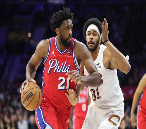 骑士三杀76人！泰森7个3分+39分，生涯新高！马克西对不起恩比德