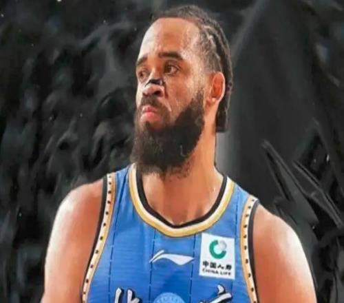 首钢遭重创！周琦眼睛再受伤，球队迎来伤病潮，新大外援即将到位