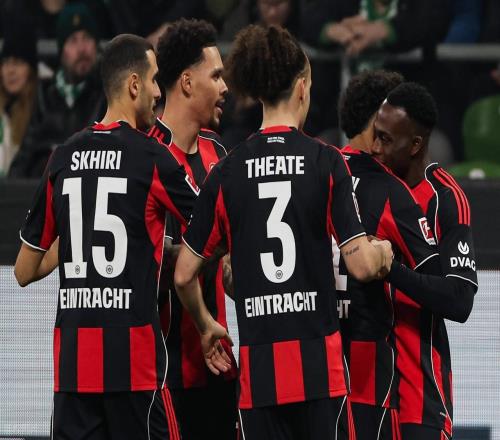 德甲最新积分战报法兰克福绝平无力追药厂拜仁迎下半程关键一战