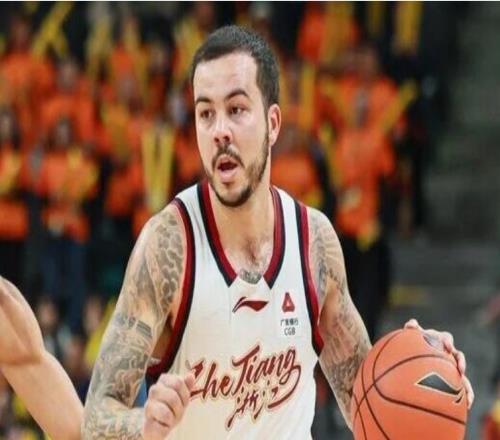 青岛4连胜强势终结浙江5连胜韦瑟斯庞27+5+5吴前仅6分