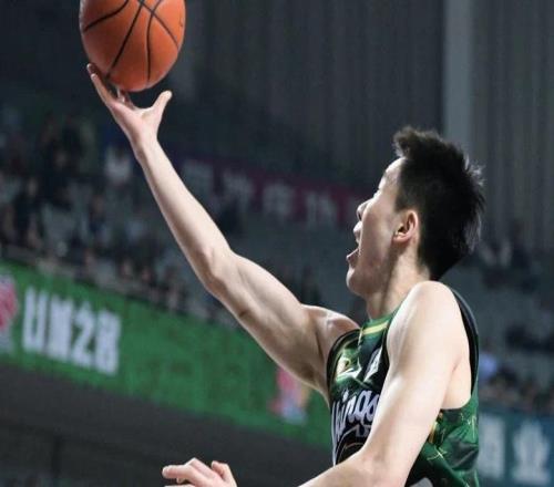 郭昊文25+6同曦狂胜深圳终结5连败汉兹首秀32+6+12