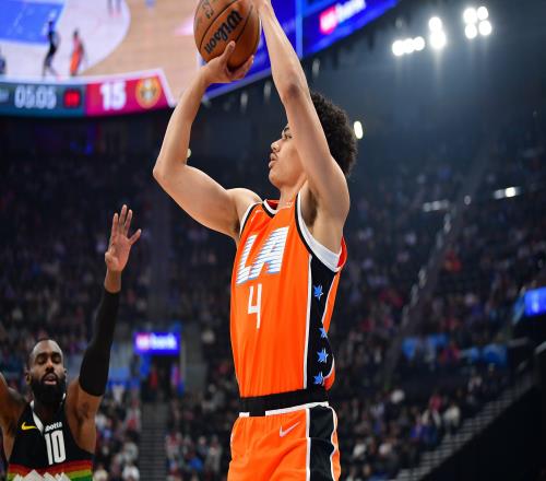 菜鸟们的精彩表现科比桑德斯斩获13分3板3断奎因贡献14分12板特雷约翰逊火力全开18分_NBA直播