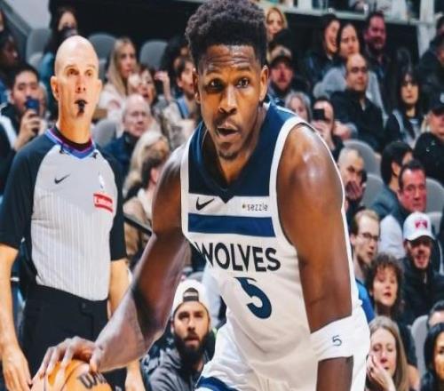 成空砍了，爱德华兹33中19砍下55分但球队仍然输球