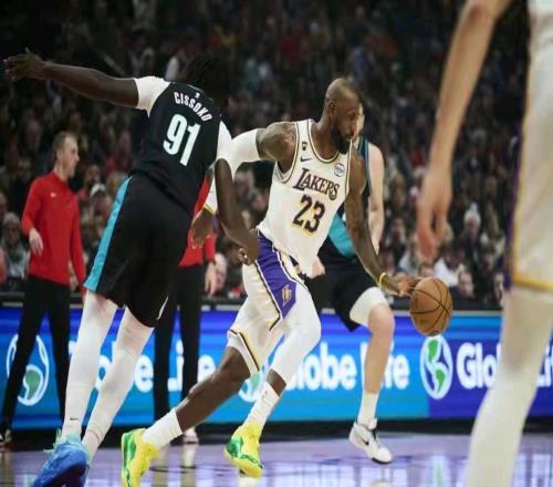 开拓者132116大胜湖人詹姆斯空砍准三双