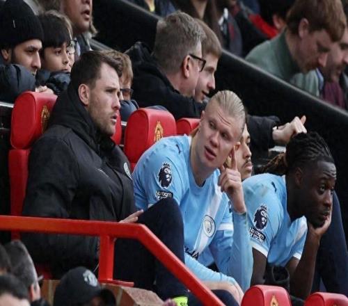 未进球！曼联球迷嘲讽哈兰德：你爸还好吗