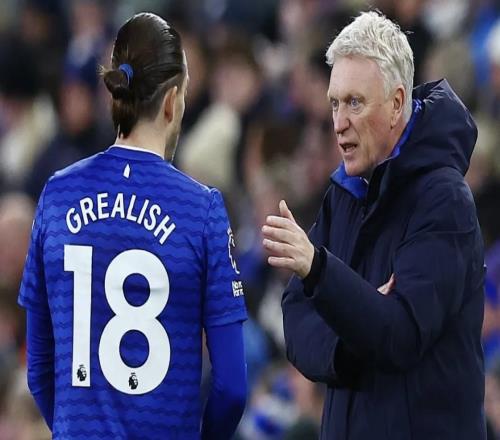 莫耶斯：格拉利什的红牌让所有人失望，为裁判鼓掌的行为很蠢