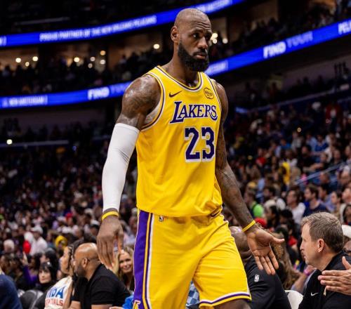 杨瀚森登场！开拓者16分大胜：詹姆斯20+9+8吃恶犯！