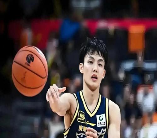 广东连败骂声围堵徐杰别再往徐杰的伤口撒盐！三点真相戳破争议